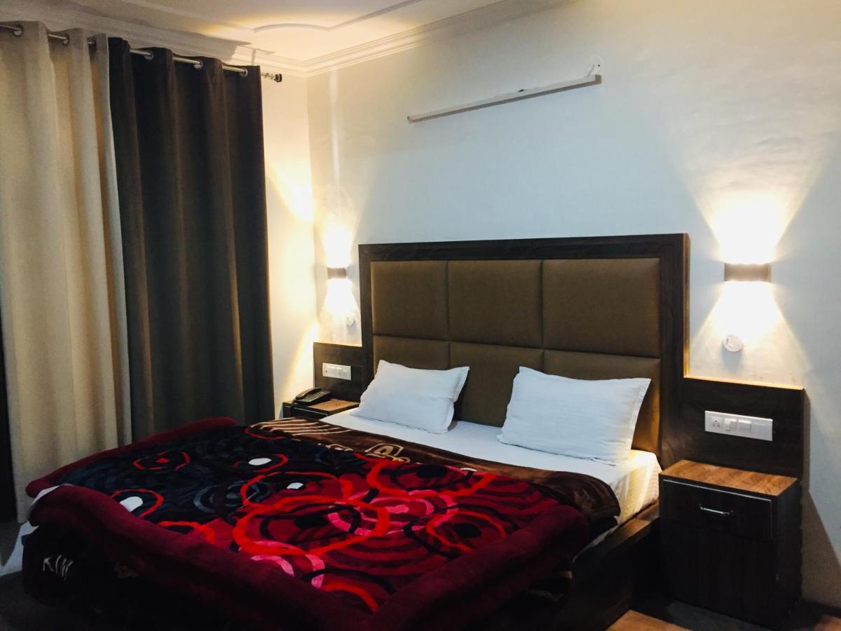 Premier Hotel 2*
